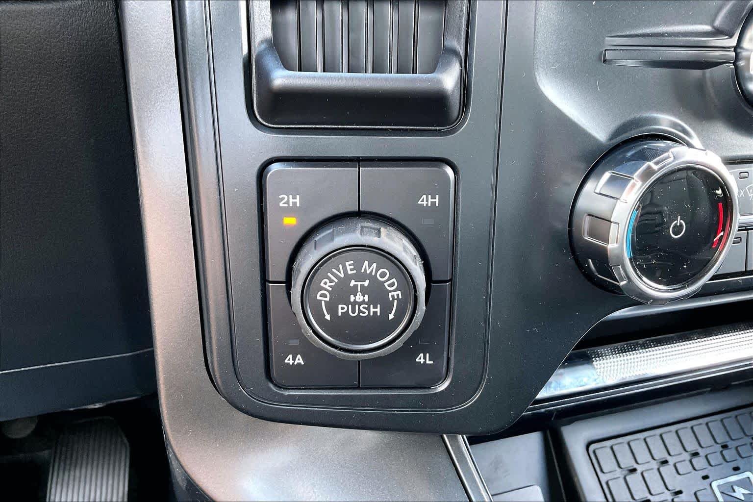 New 2026 Agate Black Metallic Ford Lariat® image 19