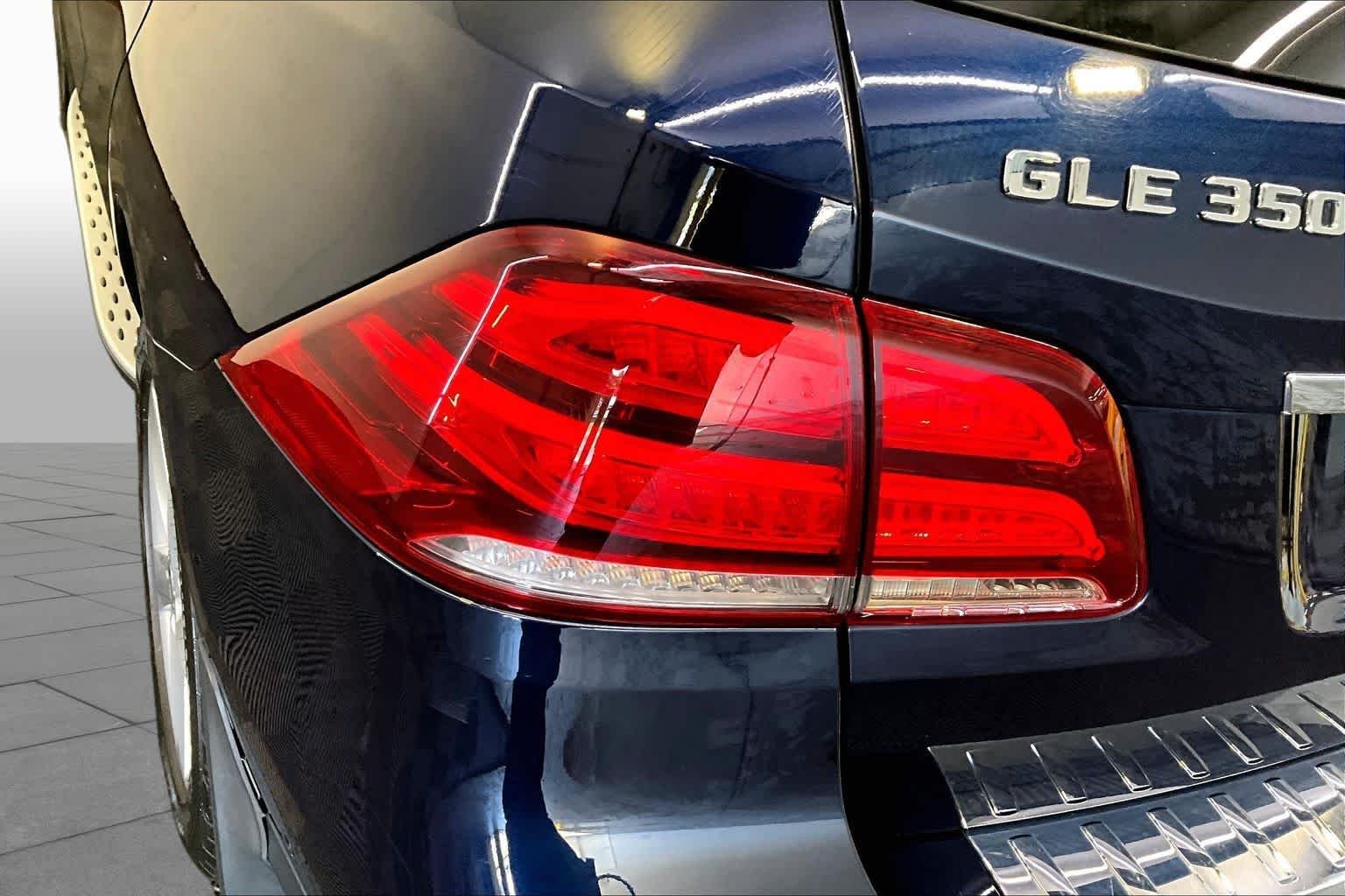 Used 2018 Lunar Blue Metallic Mercedes-Benz GLE 350 image 28