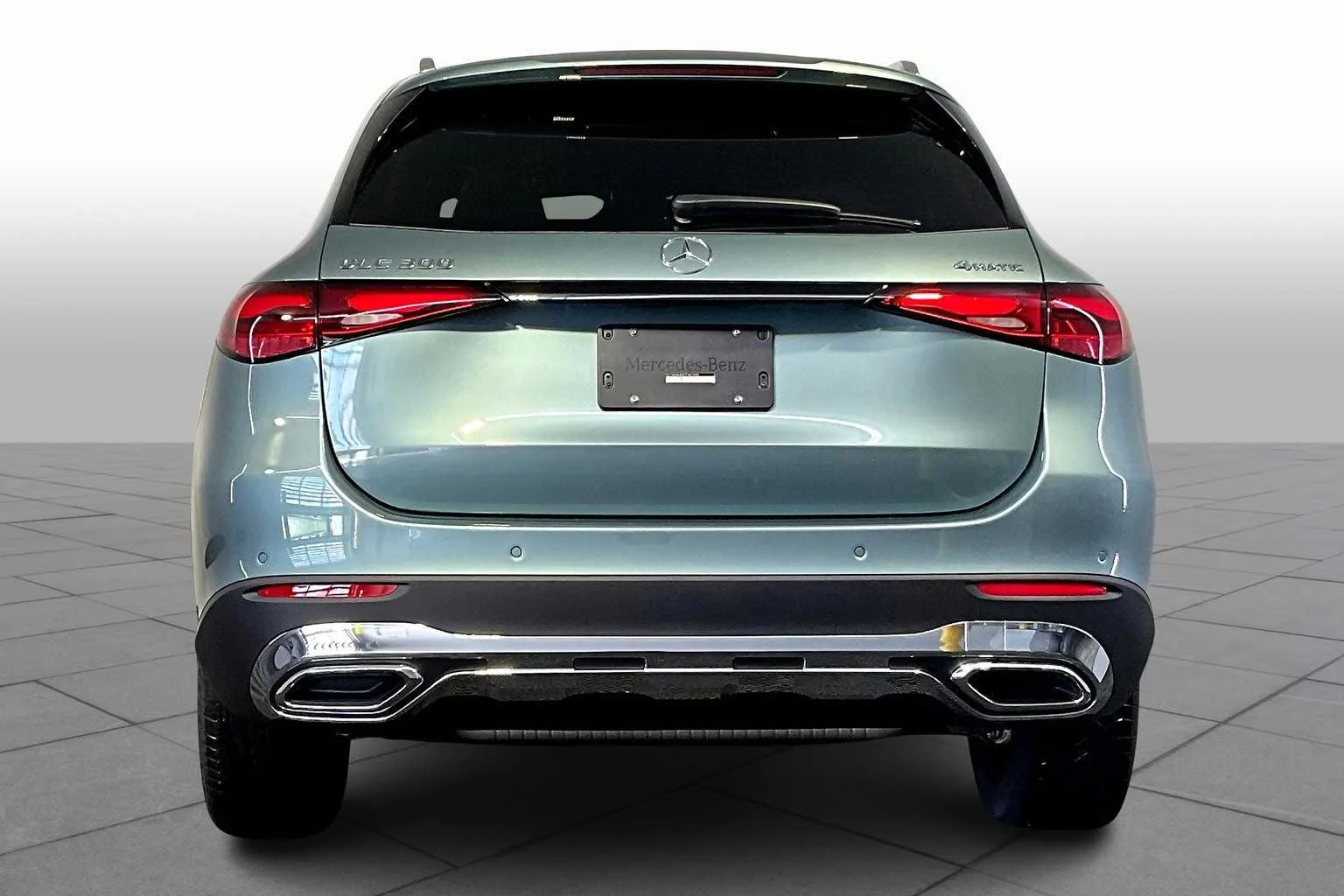 Used 2026 Verde Silver Metallic Mercedes-Benz GLC 300 image 4
