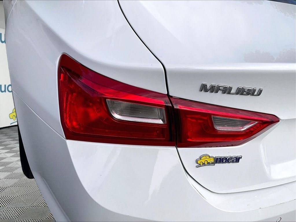 Used 2024 White Chevrolet LT image 32