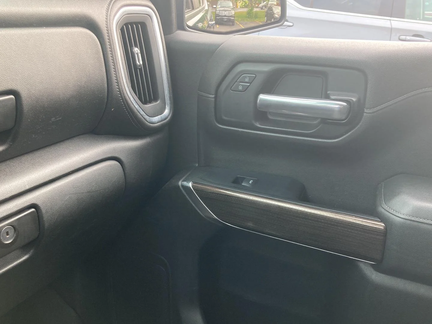 Used 2019 NORTHSKY BLUE METALLIC Chevrolet LT image 21