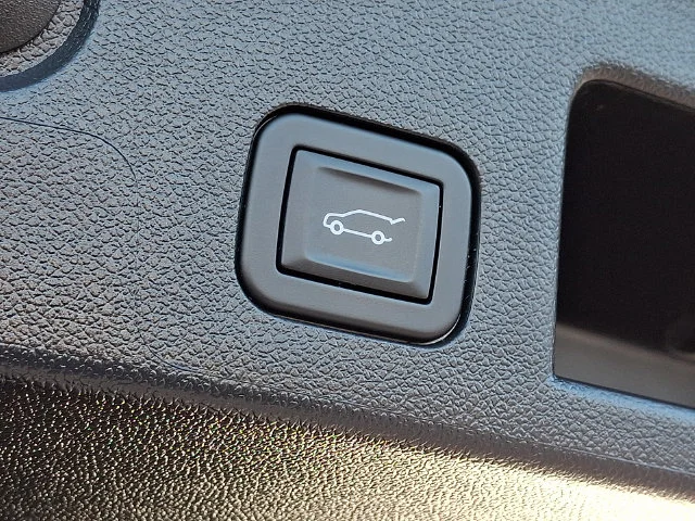 Used 2026 Black Chevrolet RS image 28