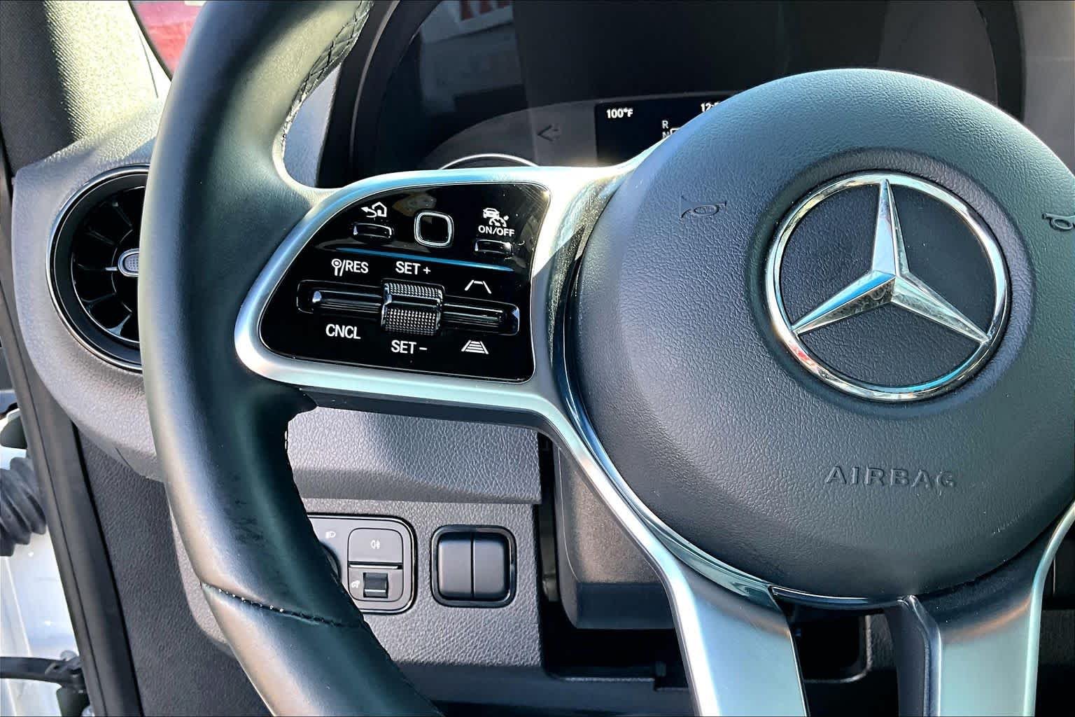 Used 2022 Arctic White Mercedes-Benz  image 24