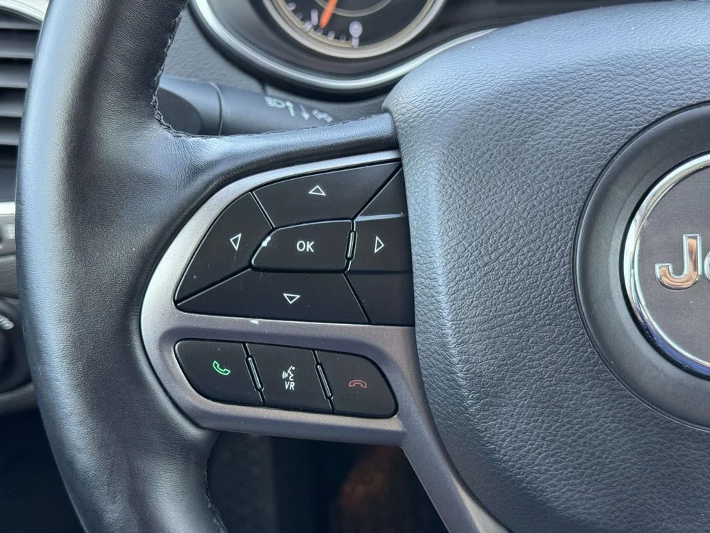 Used 2020 Gray Jeep Latitude Plus image 22