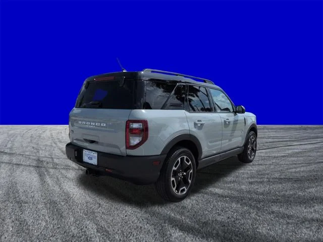 Used 2021 Green Ford Outer Banks image 4