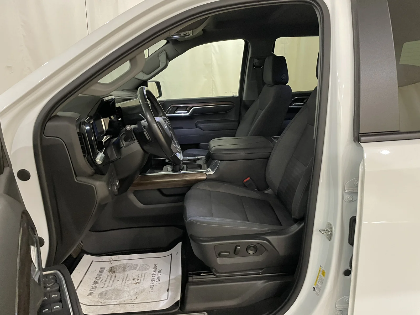 Used 2023 Summit White Chevrolet RST image 11
