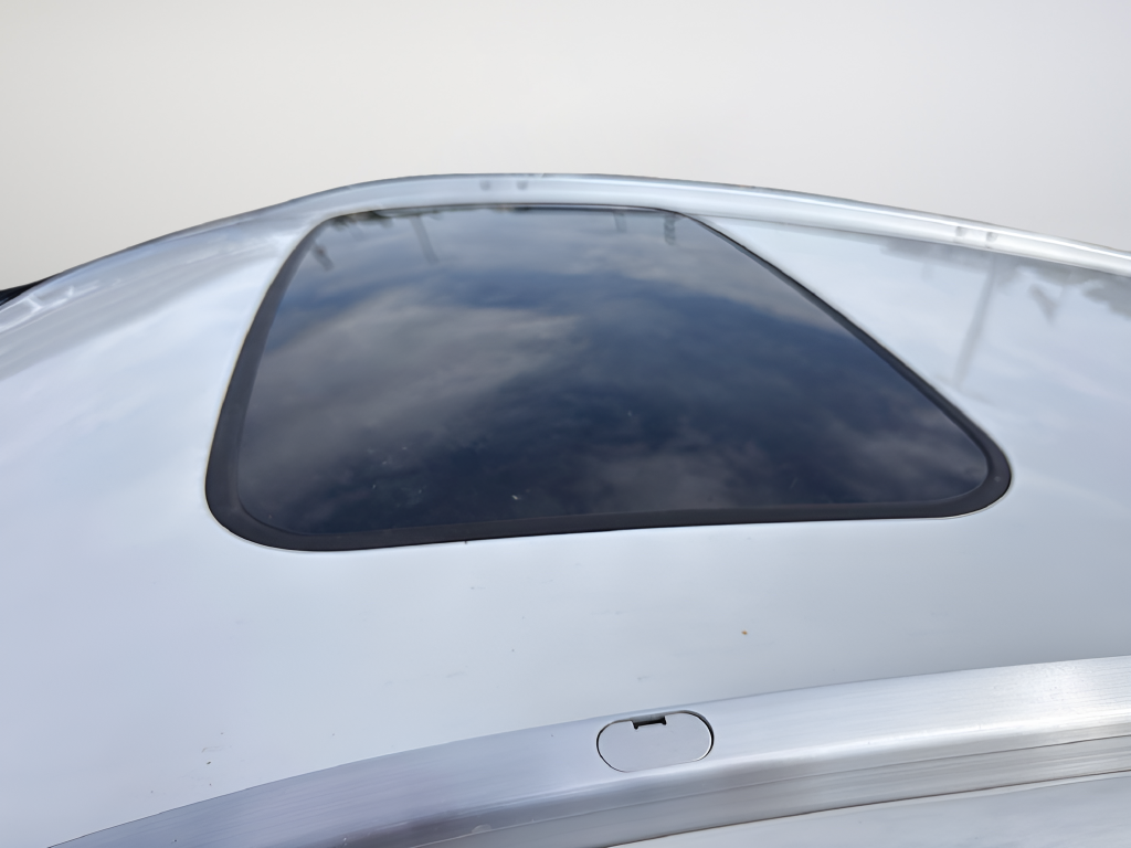 Used 2022 White Honda EX image 31