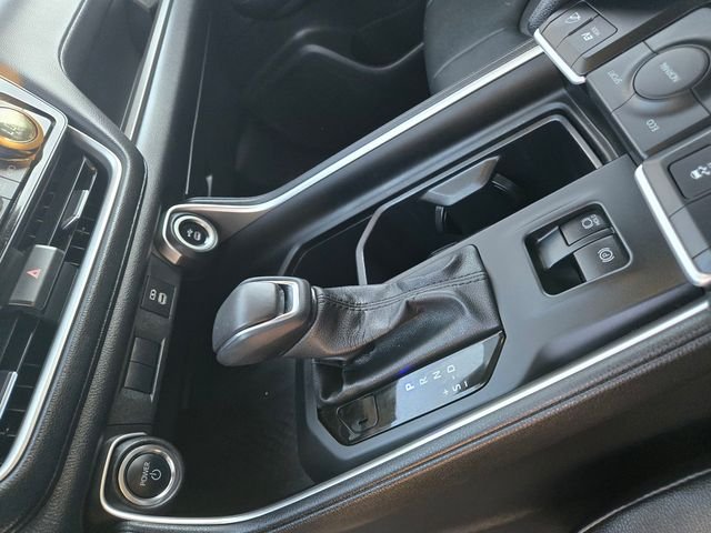 Used 2025 Off-white Toyota XLE image 14