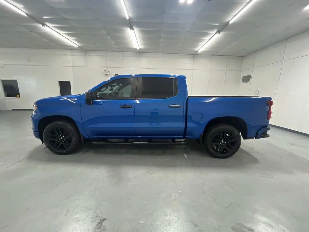 Used 2023 Glacier Blue Metallic Chevrolet Custom image 5