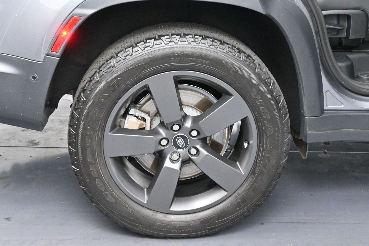 Used 2024 Eiger Grey Metallic Land Rover S image 41