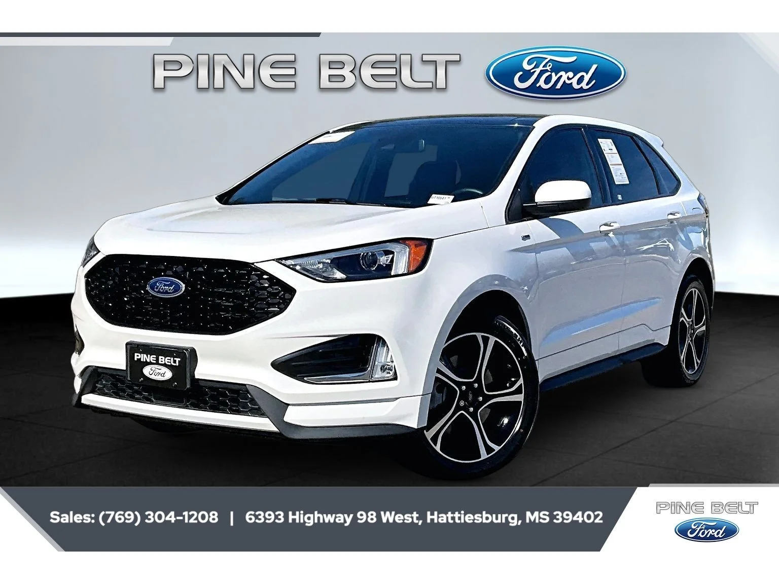 Used 2022 Star White Metallic Tri-Coat Ford ST-Line image 10