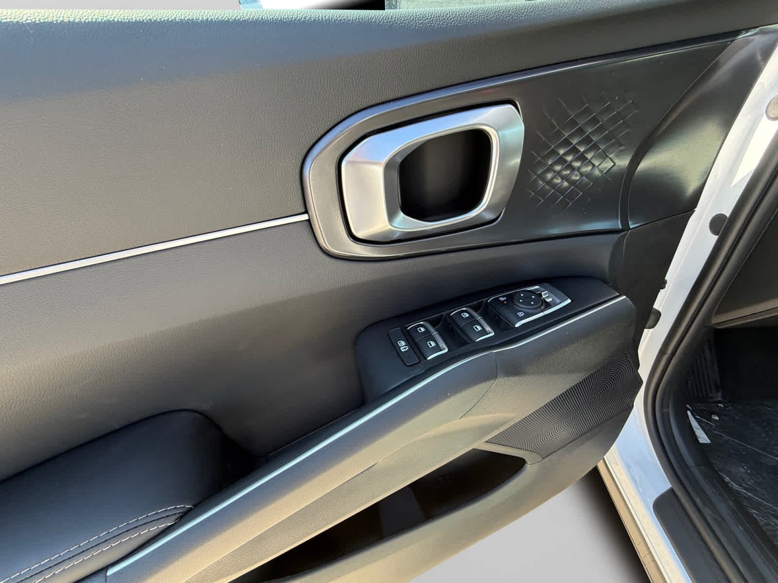 New 2026 Glacial White Pearl Kia S image 10
