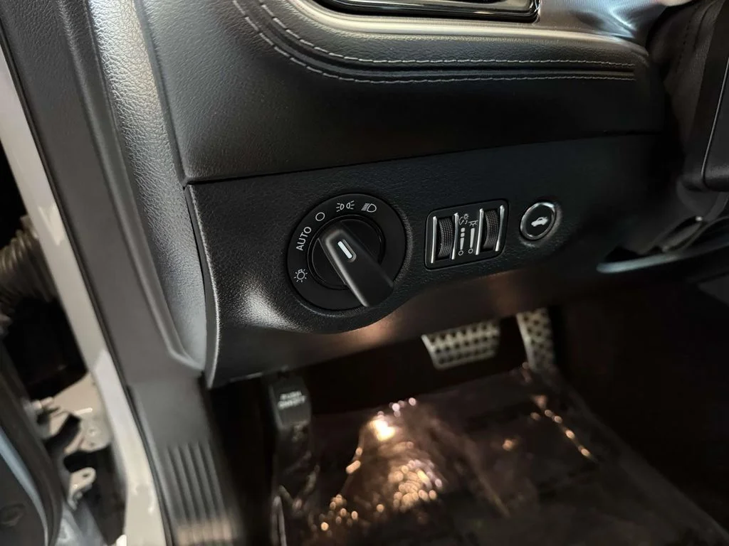 Used 2022 Gray Dodge R/T Scat Pack Widebody image 27