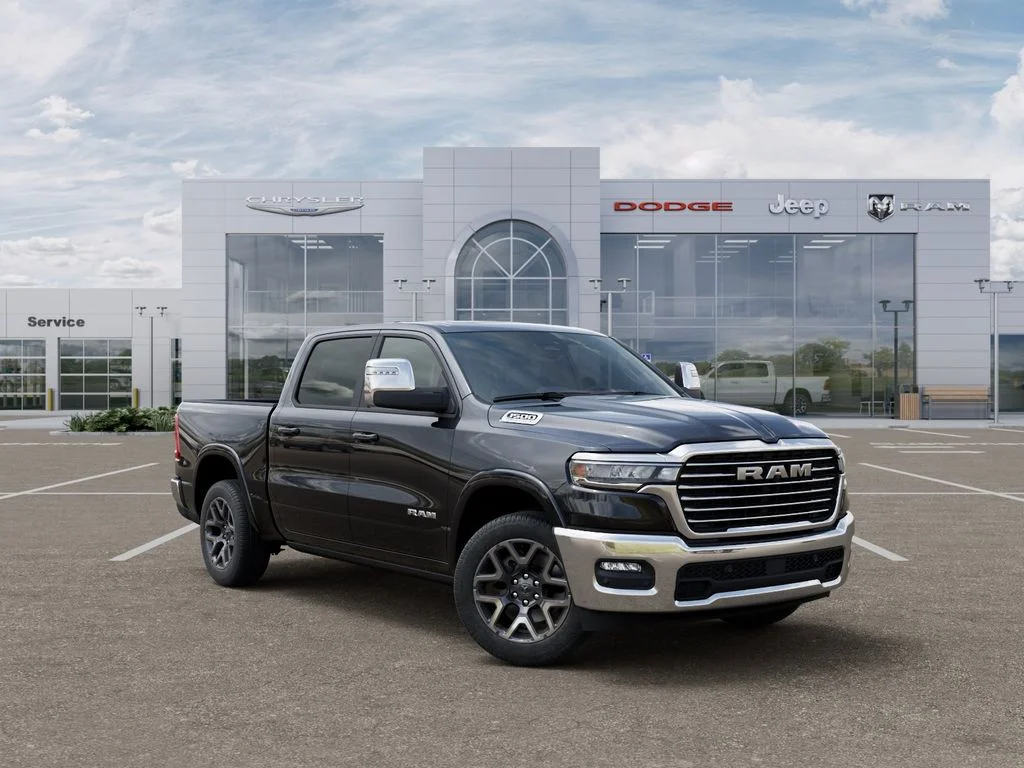 New 2026 Diamond Black Crystal Pearl-Coat Exterior Paint RAM Laramie image 5