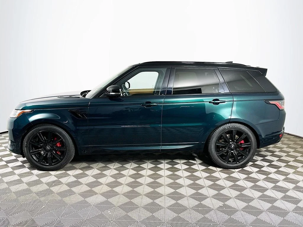 Used 2020 Green Land Rover HSE Dynamic image 7
