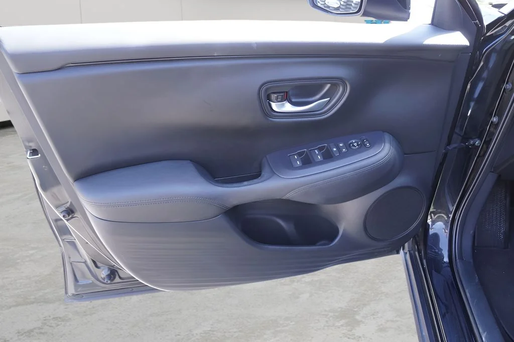 Used 2025 Crystal Black Pearl Honda LX image 16