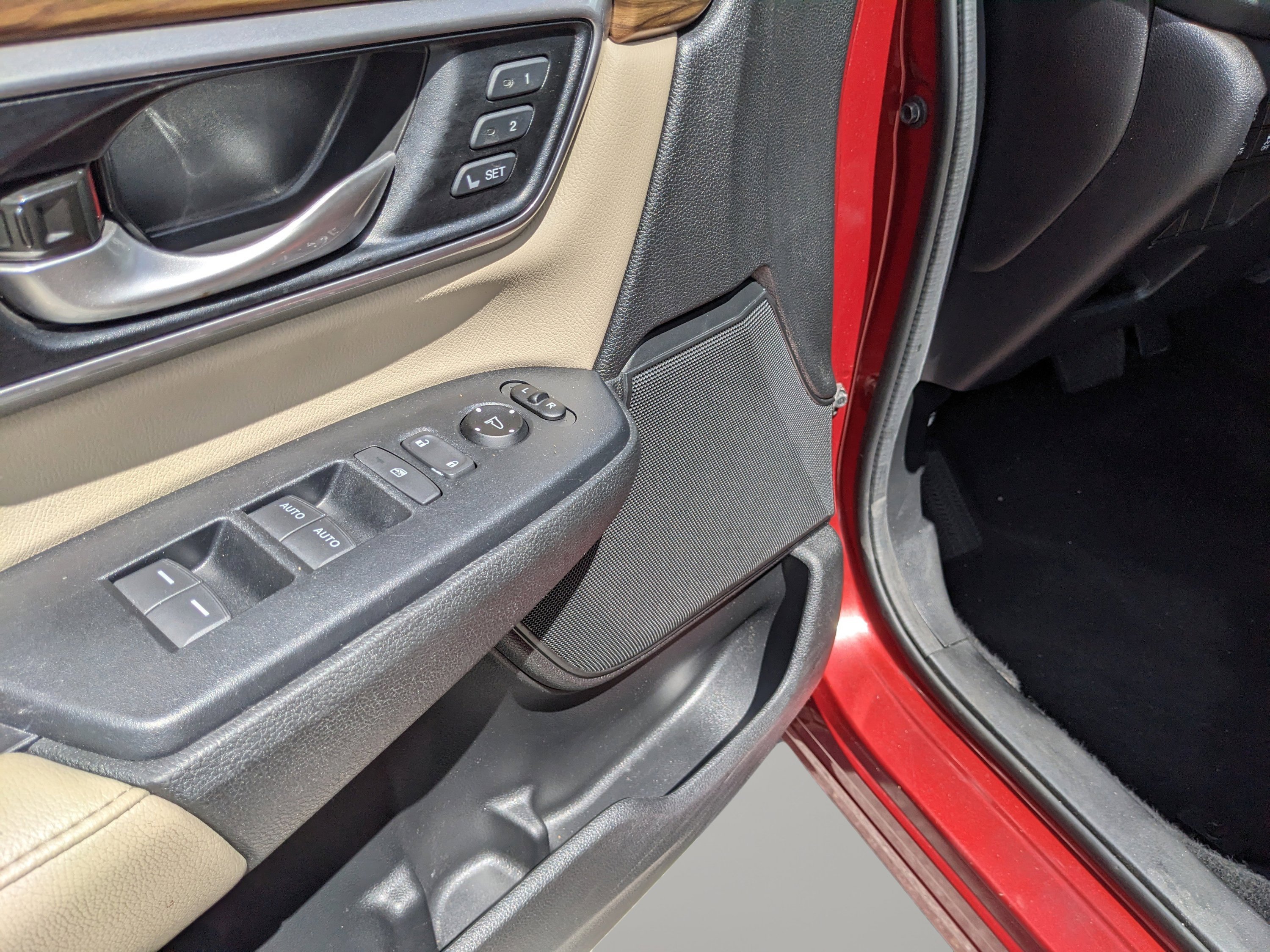 Used 2019 Molten Lava Pearl Honda EX-L image 19