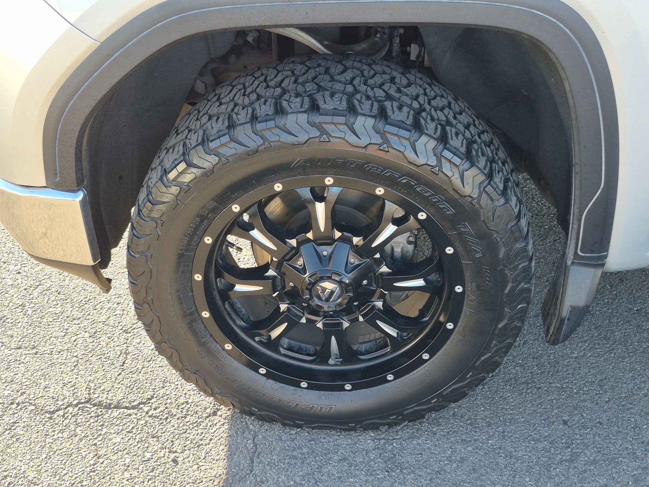 Used 2019 Quicksilver Metallic GMC SLT image 11