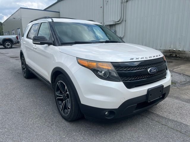 Used 2015 White Ford Sport image 3
