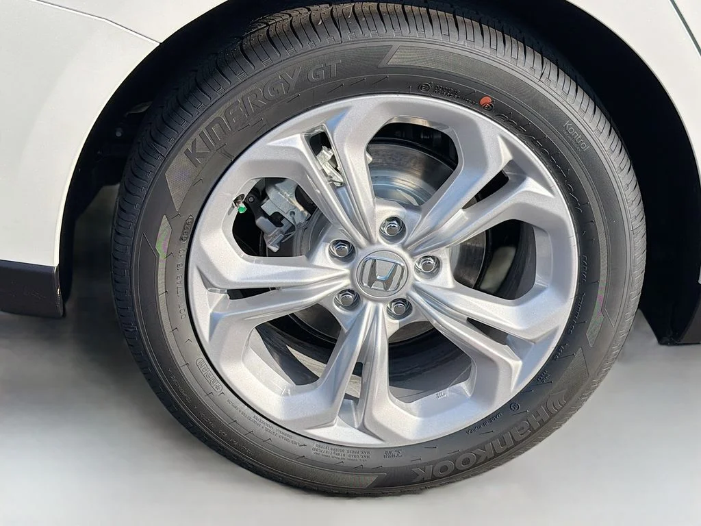 New 2026 Platinum White Pearl Honda LX image 10