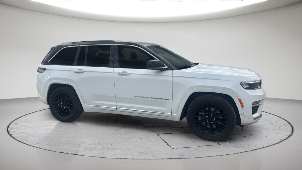 Used 2022 White Jeep Summit 4xe image 6