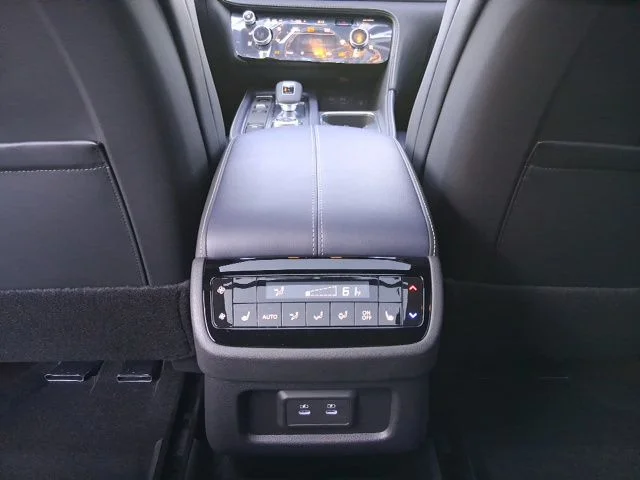New 2026 2T RAD WHT INFINITI Sport AWD image 26