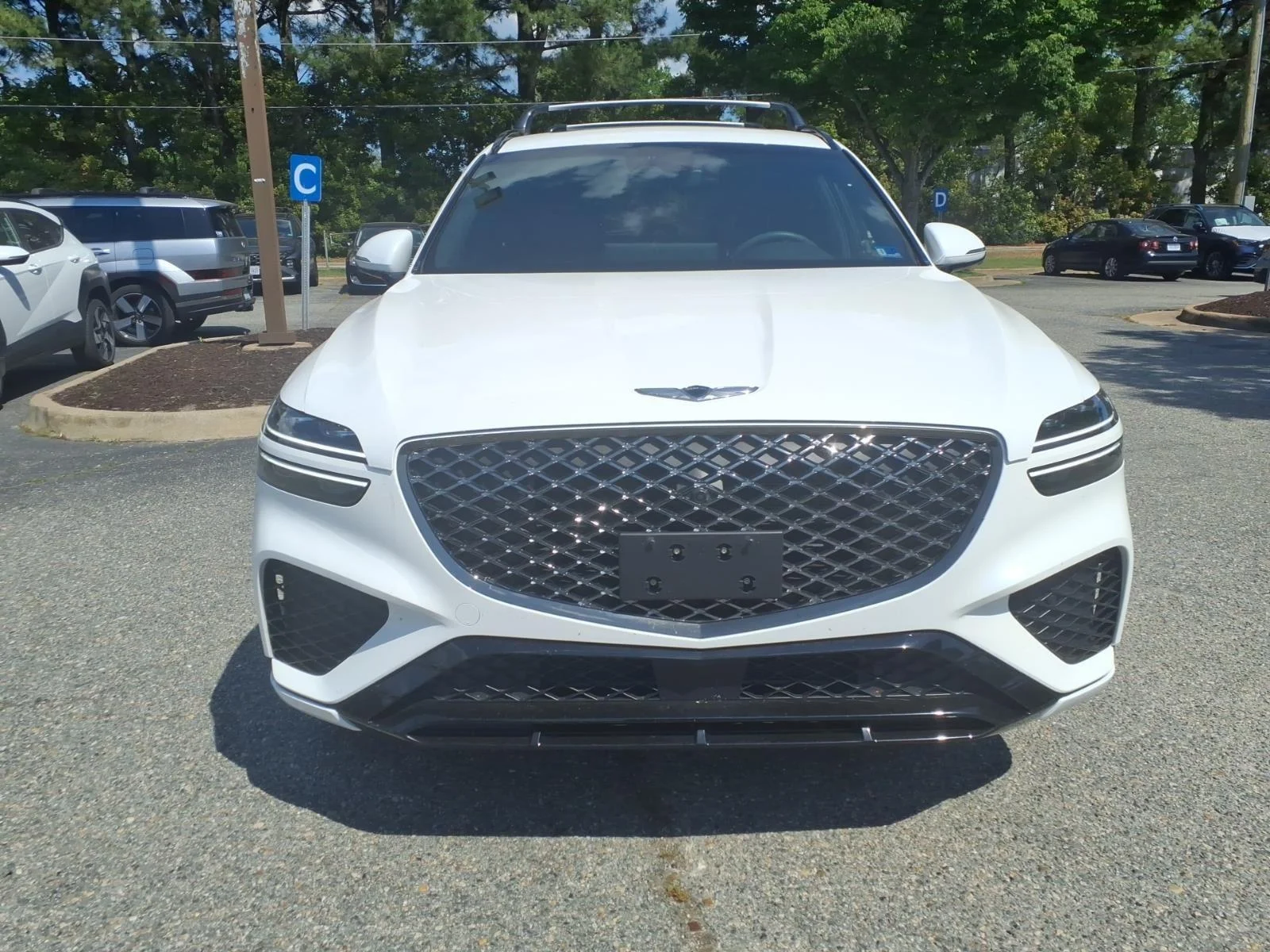 Certified Used 2025 Uyuni White Genesis 3.5T Sport image 3