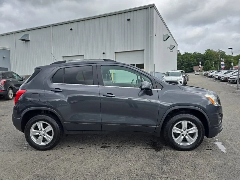 Used 2016 Gray Chevrolet LT image 9