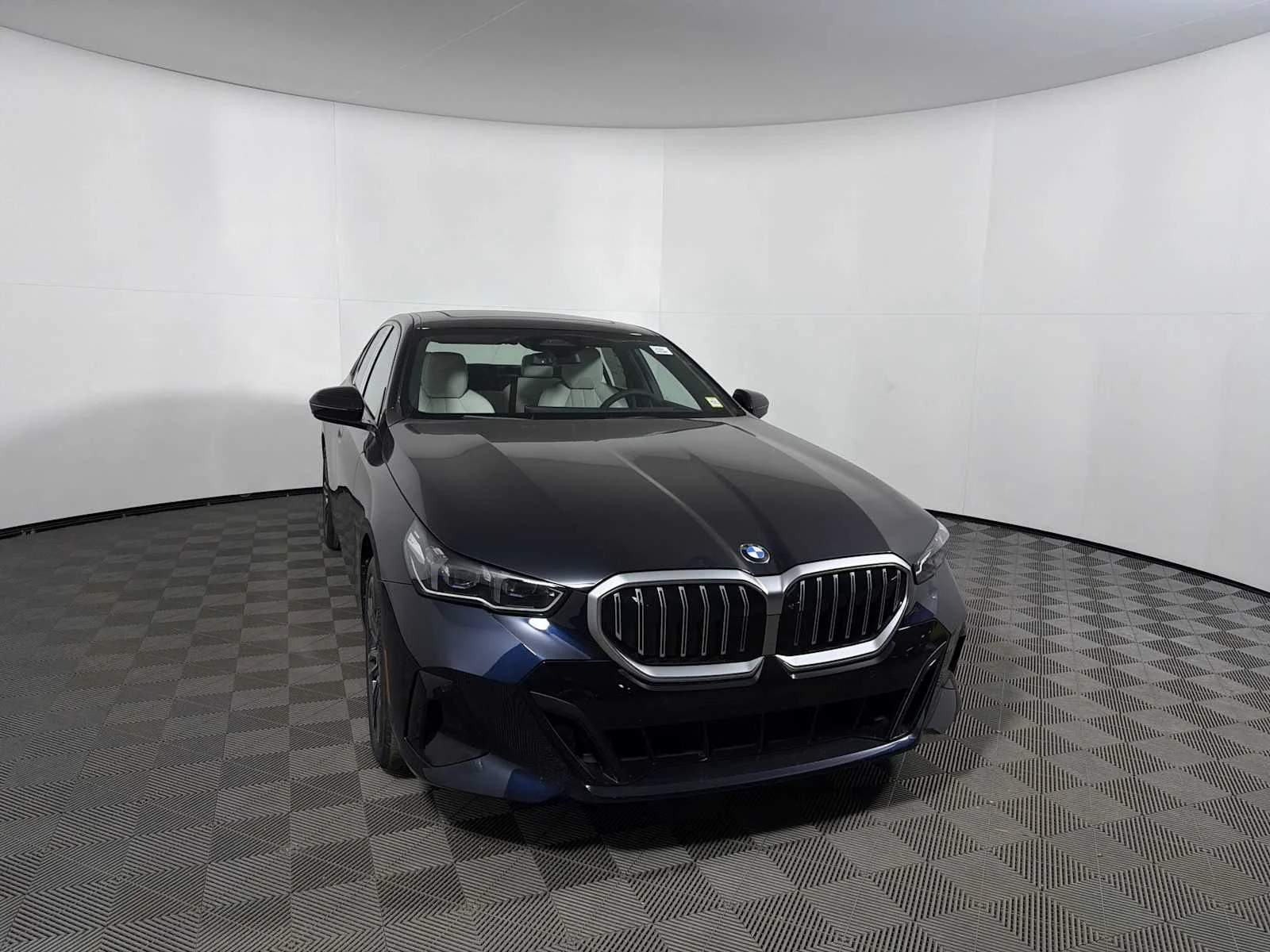 New 2026 Carbon Black Metallic BMW 530i xDrive image 6