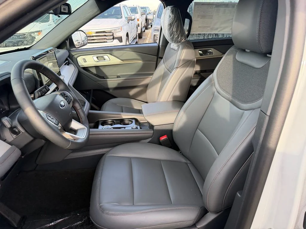 New 2027 White Ford 4DR RWD ACTIVE image 10