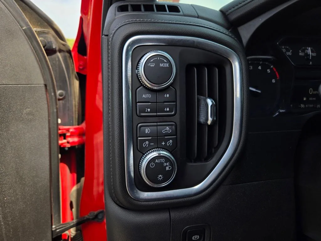 Used 2021 Red GMC Elevation image 16