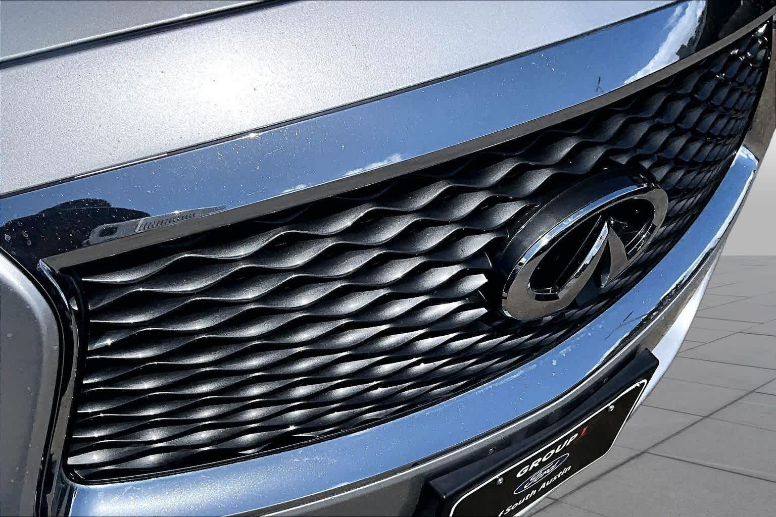 Used 2017 Liquid Platinum INFINITI  image 30