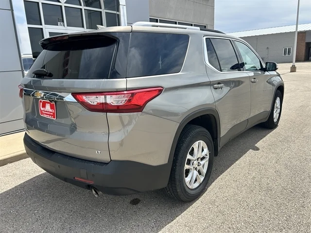 Used 2018 Brown CHEVROLET LT Cloth image 4