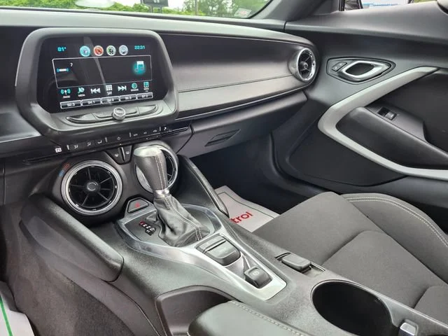 Used 2018 BLACK Chevrolet 1SS image 25