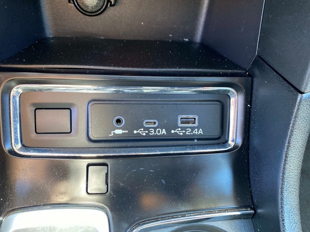 Used 2023 White Subaru Onyx Edition image 17