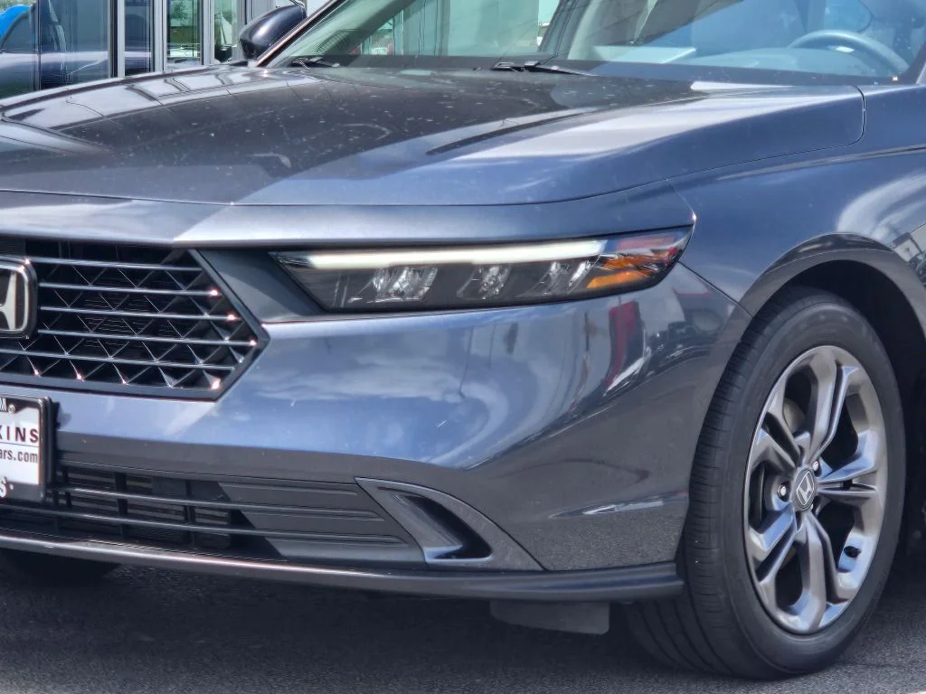 Used 2023  Honda EX image 2