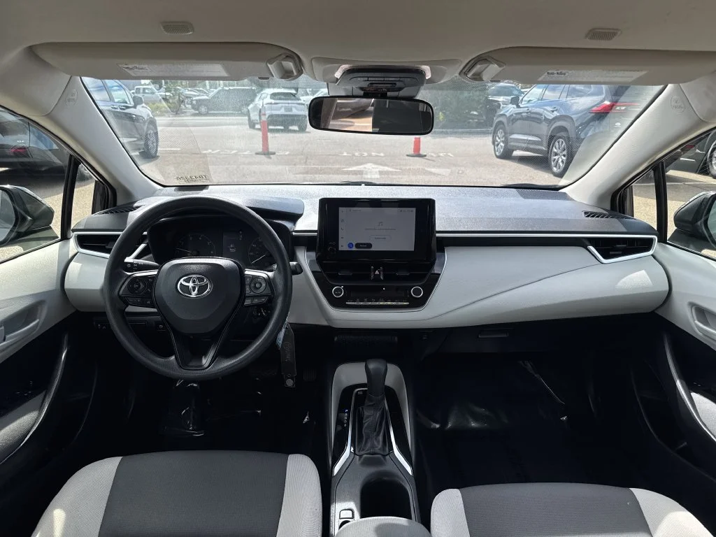 Used 2025  Toyota LE image 10