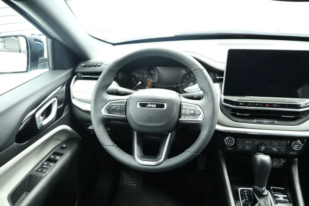 Used 2024 White Jeep Limited image 27