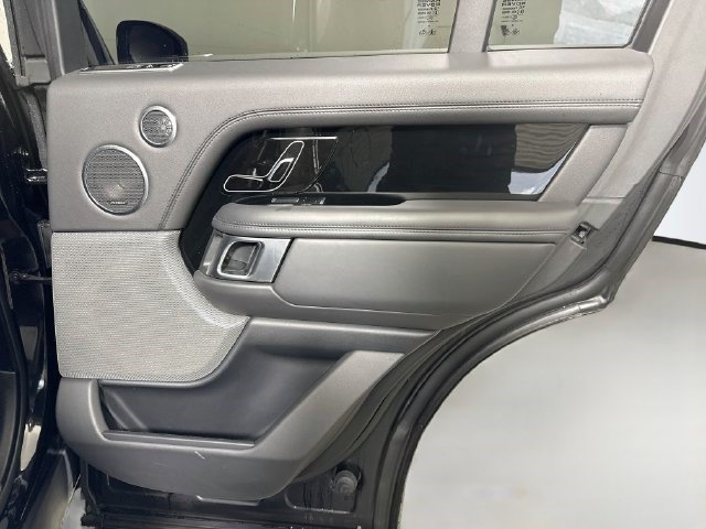 Used 2019 Santorini Black Metallic Land Rover 5.0L V8 Supercharged image 24