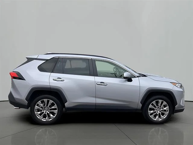 Used 2019 Silver Sky Metallic Toyota Limited image 6
