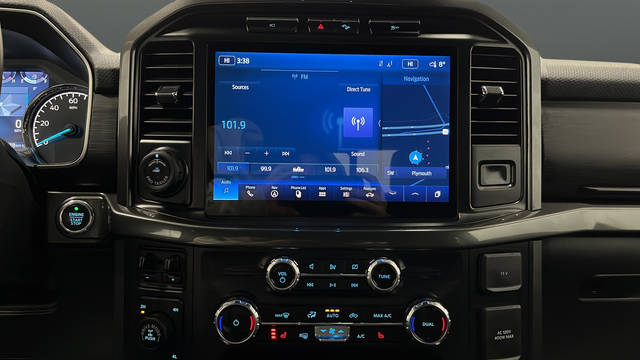 Used 2023 Atlas Blue Metallic Ford XLT image 12