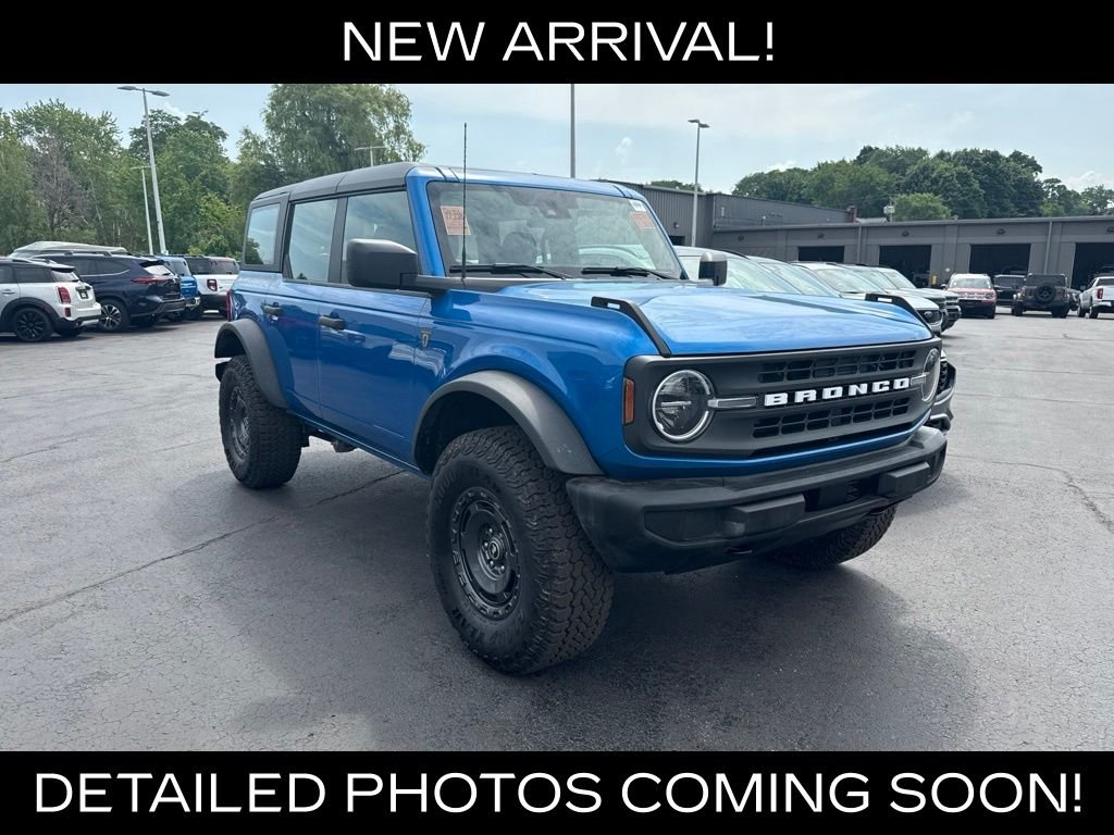 Used 2025 Blue Metallic Ford Base image 3