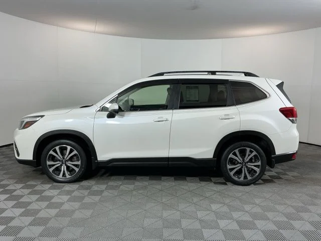 Used 2019 Crystal White Pearl Subaru Limited image 8