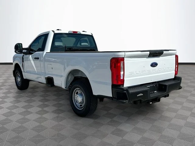 New 2026 Oxford White Ford XL image 4