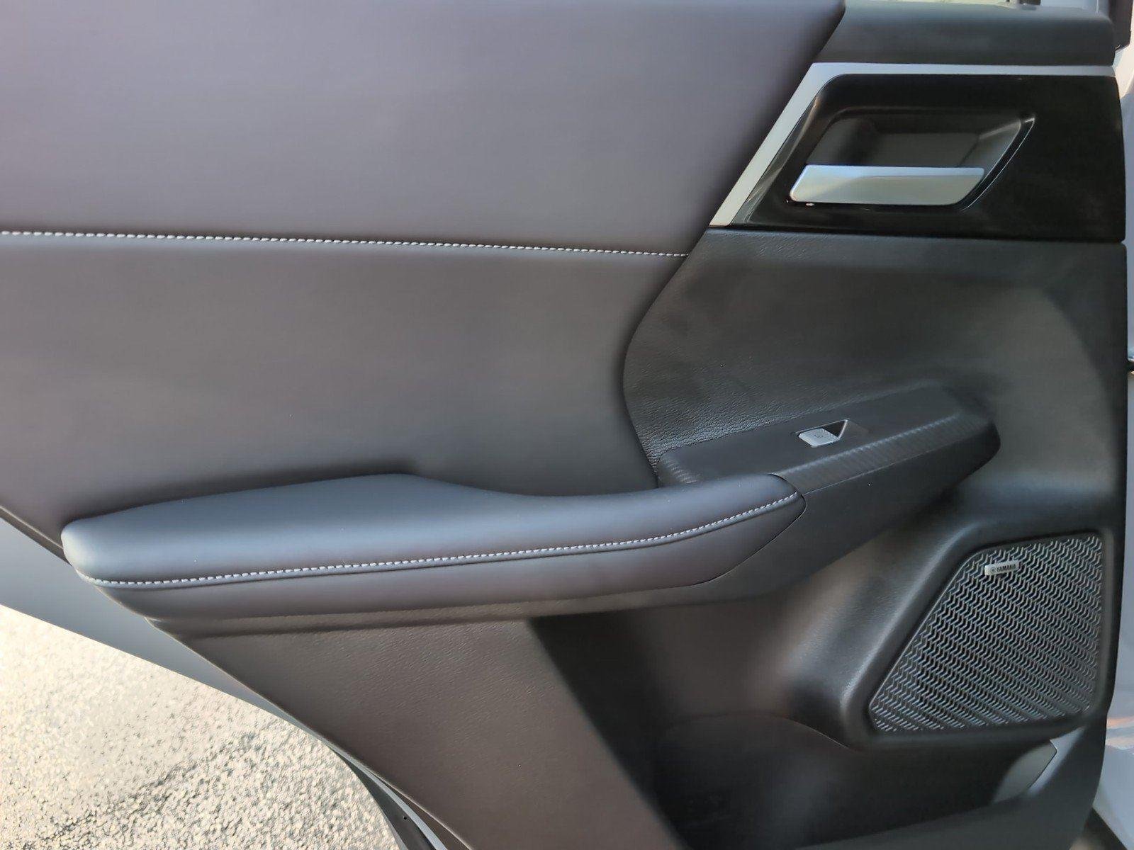Used 2026  Mitsubishi SE image 35