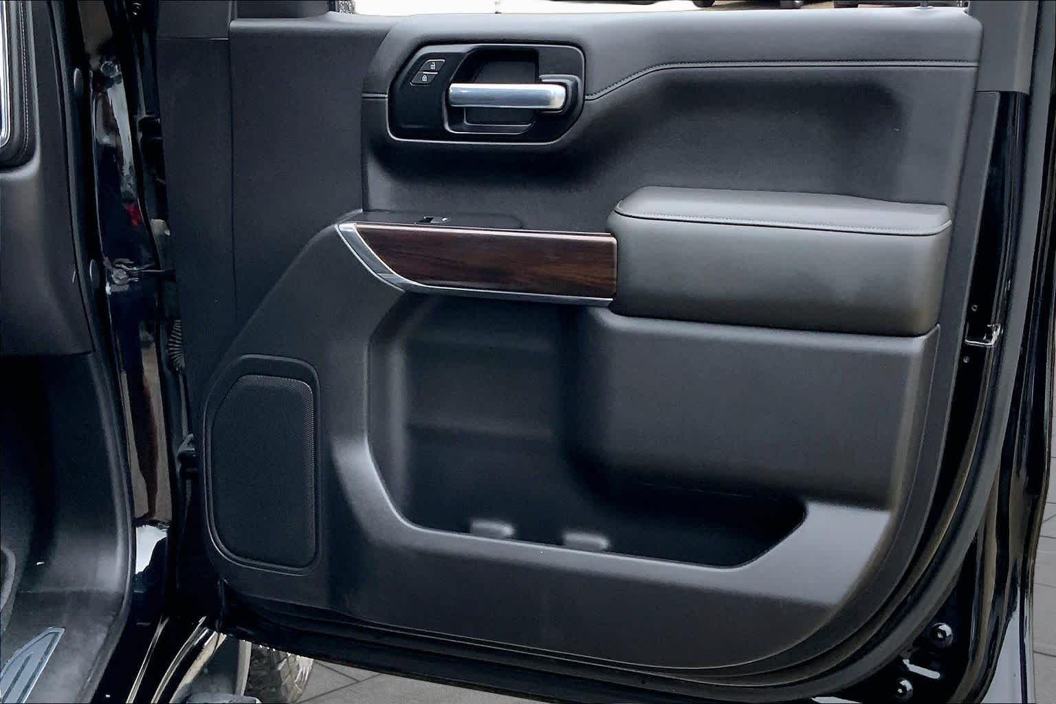 Used 2020 Onyx Black GMC SLT image 22