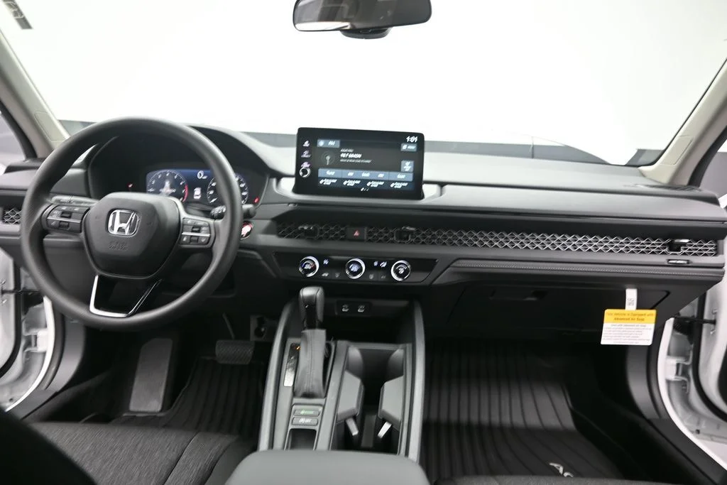 New 2026 Platinum White Pearl Honda LX image 28