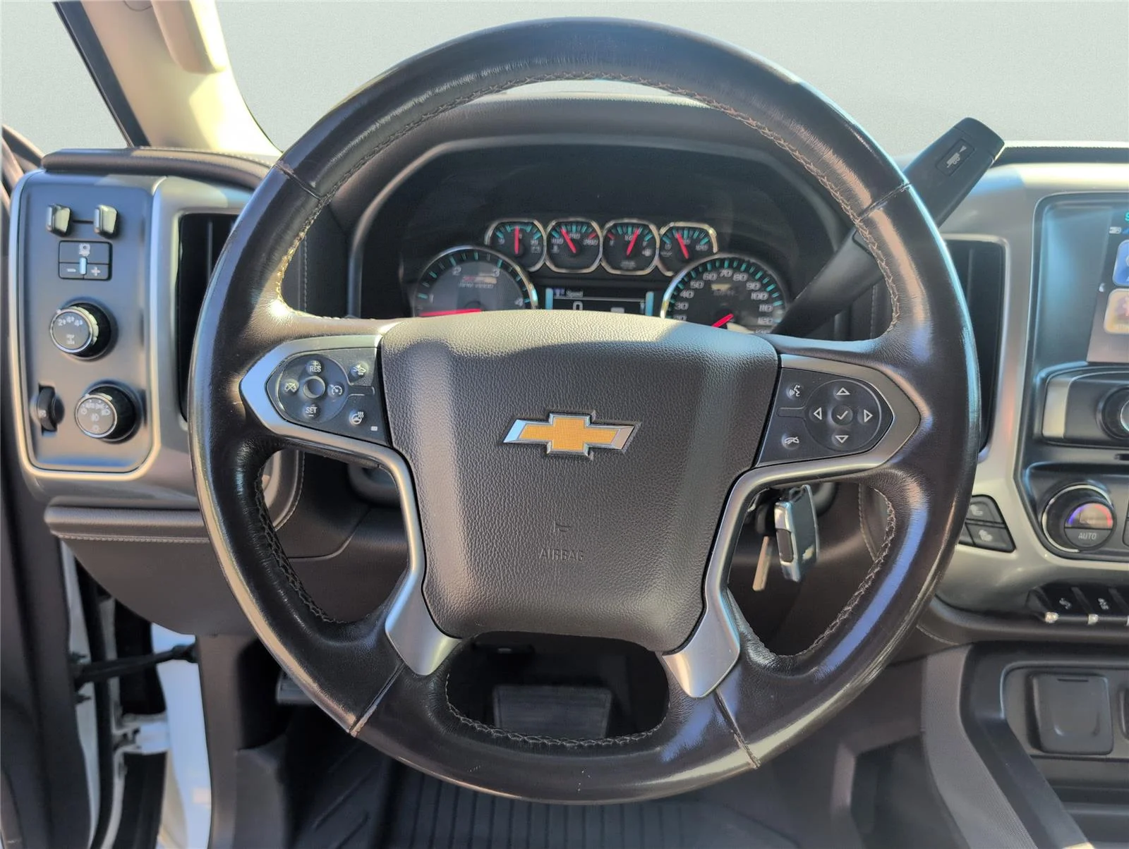 Used 2019 SUMMIT WHITE Chevrolet LTZ image 28