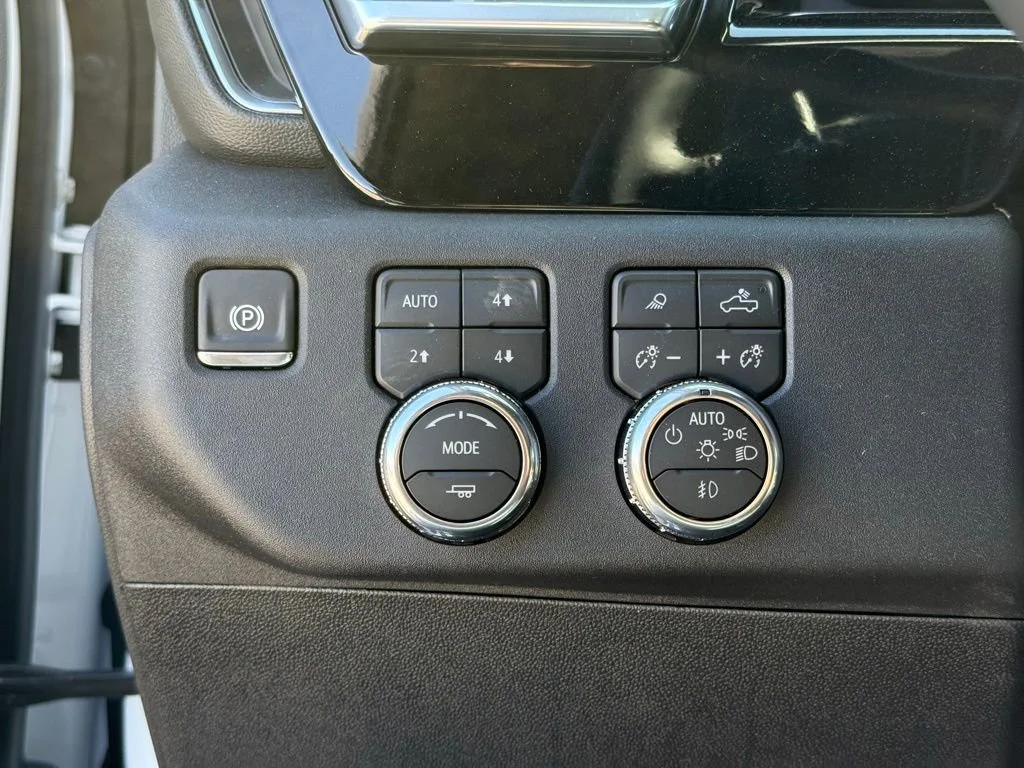 New 2026 Summit White GMC Elevation image 20