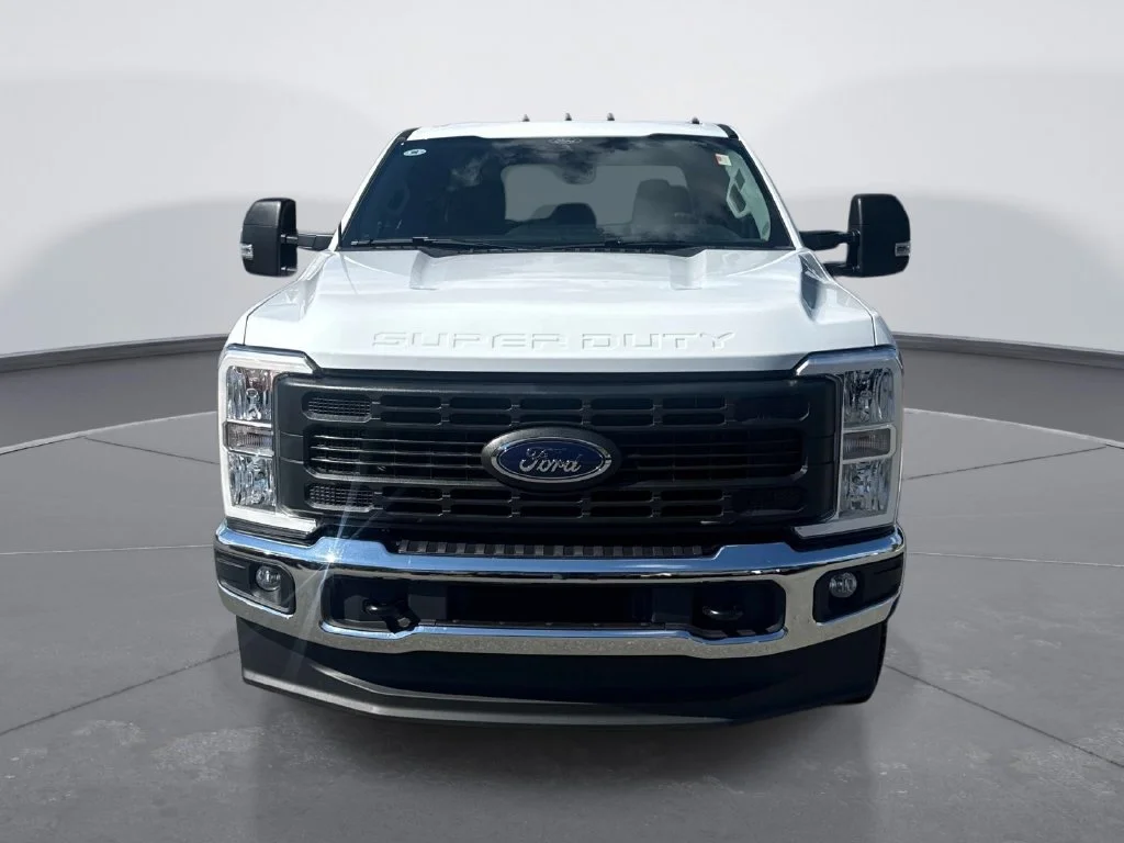 Used 2026 White Ford XL image 2